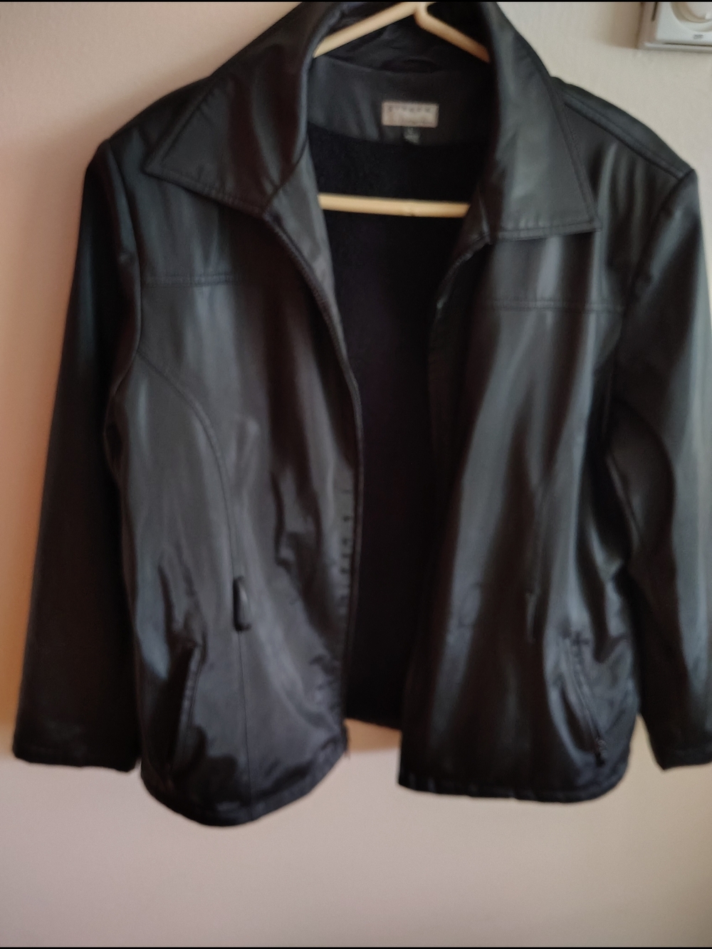 Giacca Gallery Company Women's Black Faux Leather Jacket w/ Matching Gloves Size